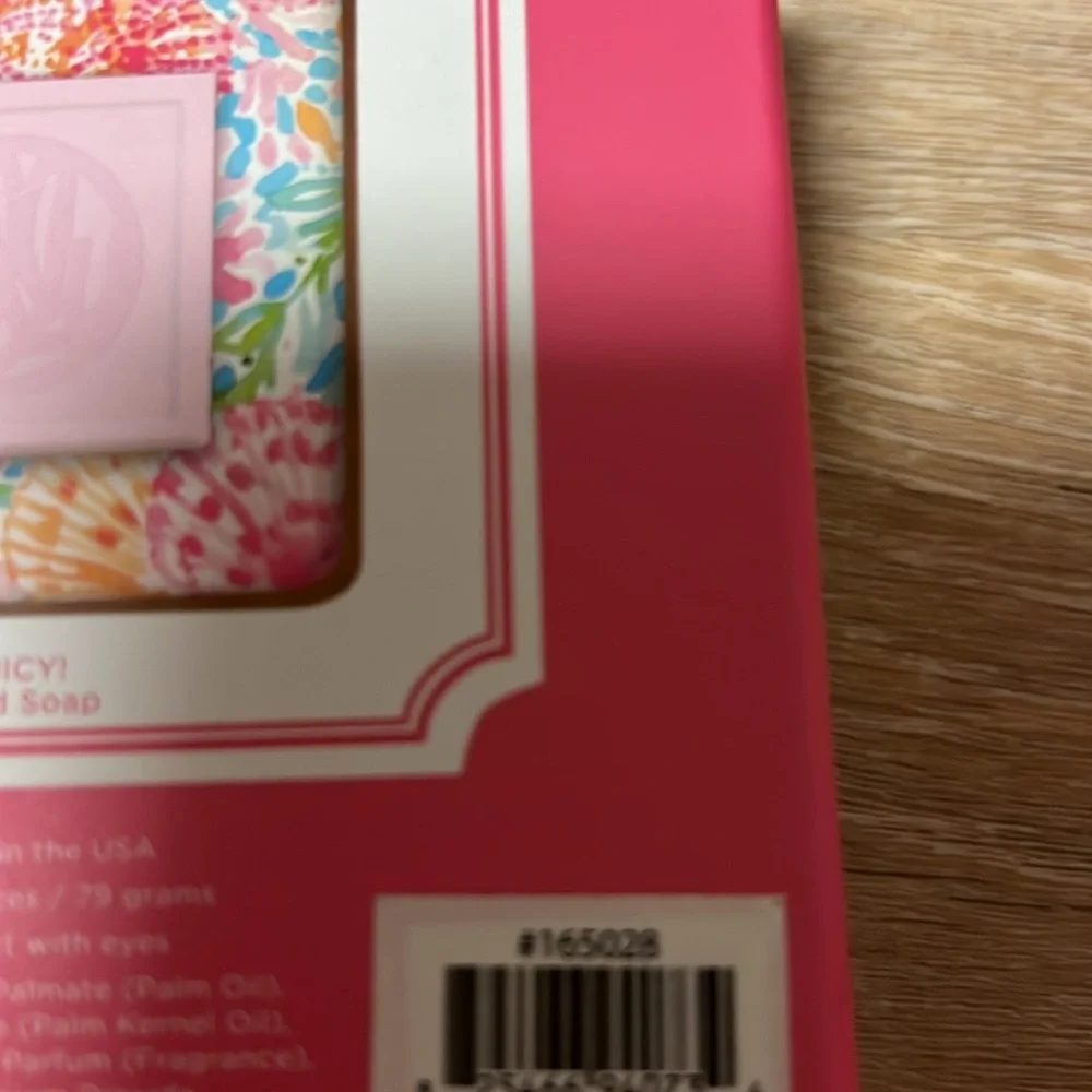 Lilly Pulitzer Soap and Tray Set in print Coral Cay NWT in package